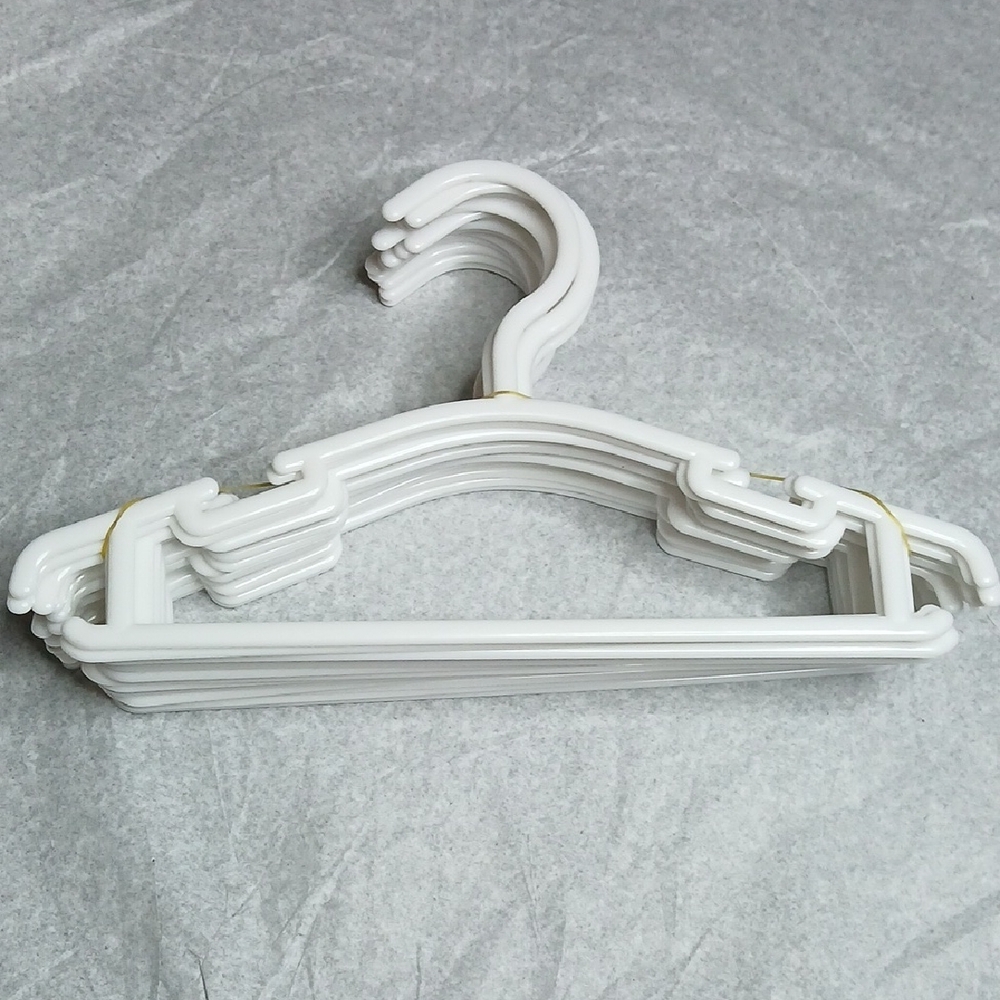 White Plastic Hangers Set Of 15